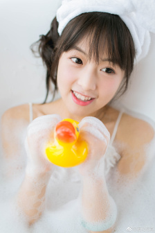 丈夫喝醉了妻子和朋友